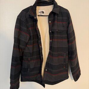 The North Face Campshire Shirt Jacket – Sherpa Lined Plaid